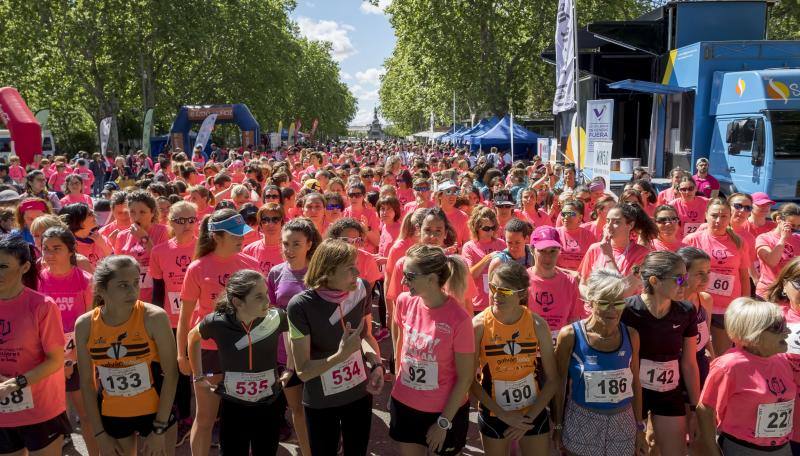 El Campo Grande se tiñó ayer de rosa para disfrutar de la tercera Carrera y Marcha de las Mujeres, que organizó El Norte de Castilla. El triunfo individual fue para Andrea Román (190), pero la clasificación general fue para todas las mujeres.