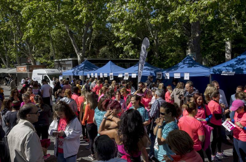 El Campo Grande se tiñó ayer de rosa para disfrutar de la tercera Carrera y Marcha de las Mujeres, que organizó El Norte de Castilla. El triunfo individual fue para Andrea Román (190), pero la clasificación general fue para todas las mujeres.