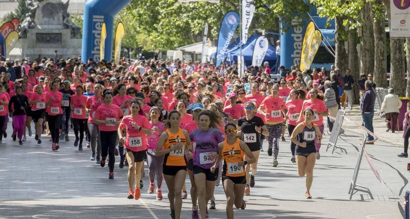 El Campo Grande se tiñó ayer de rosa para disfrutar de la tercera Carrera y Marcha de las Mujeres, que organizó El Norte de Castilla. El triunfo individual fue para Andrea Román (190), pero la clasificación general fue para todas las mujeres.