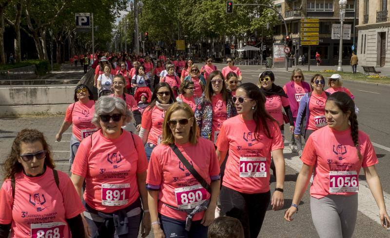 El Campo Grande se tiñó ayer de rosa para disfrutar de la tercera Carrera y Marcha de las Mujeres, que organizó El Norte de Castilla. El triunfo individual fue para Andrea Román (190), pero la clasificación general fue para todas las mujeres.