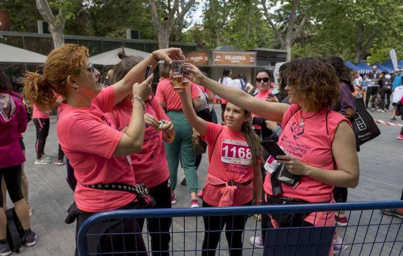 El Campo Grande se tiñó ayer de rosa para disfrutar de la tercera Carrera y Marcha de las Mujeres, que organizó El Norte de Castilla. El triunfo individual fue para Andrea Román (190), pero la clasificación general fue para todas las mujeres.