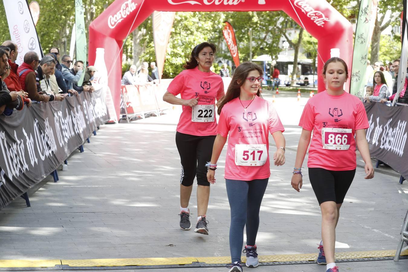 La atleta del club Atletaria Isaac Viciosa, Andrea Román, con un tiempo de 22.05, fue la ganadora de la tercera edición de la Carrera de las Mujeres que se disputó el domingo en las calles de Valladolid.