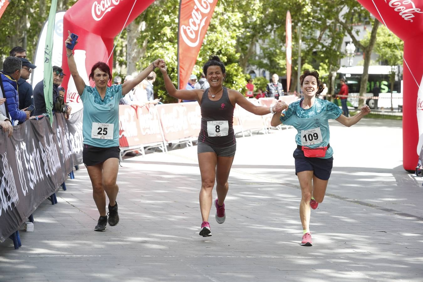 La buena mañana acompañó a las participantes en la Carrera y Marcha de las Mujeres, organizada por El Norte de Castilla. 