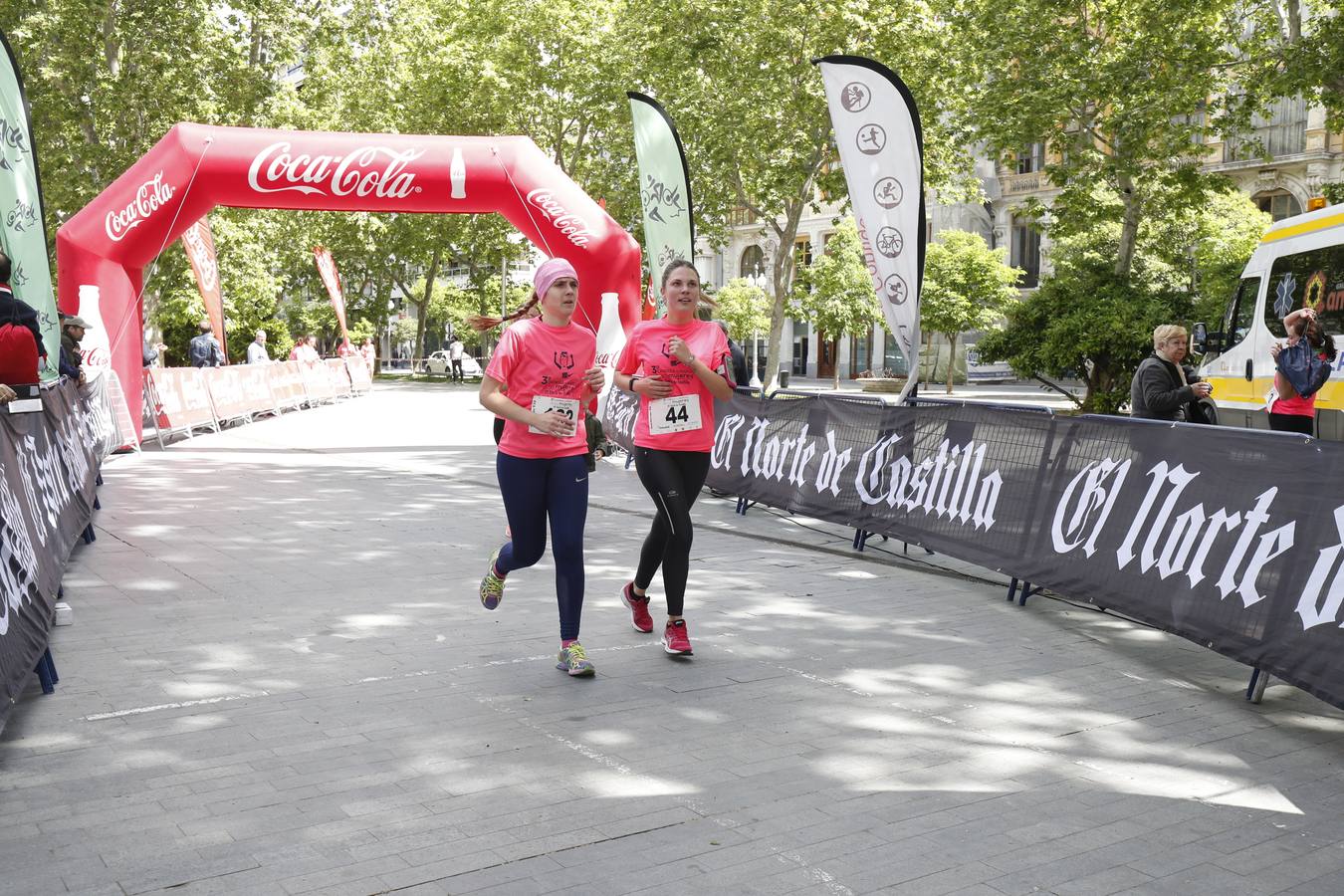 La buena mañana acompañó a las participantes en la Carrera y Marcha de las Mujeres, organizada por El Norte de Castilla. 