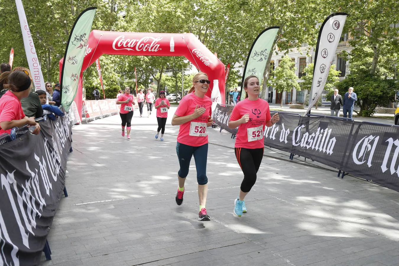 La buena mañana acompañó a las participantes en la Carrera y Marcha de las Mujeres, organizada por El Norte de Castilla. 