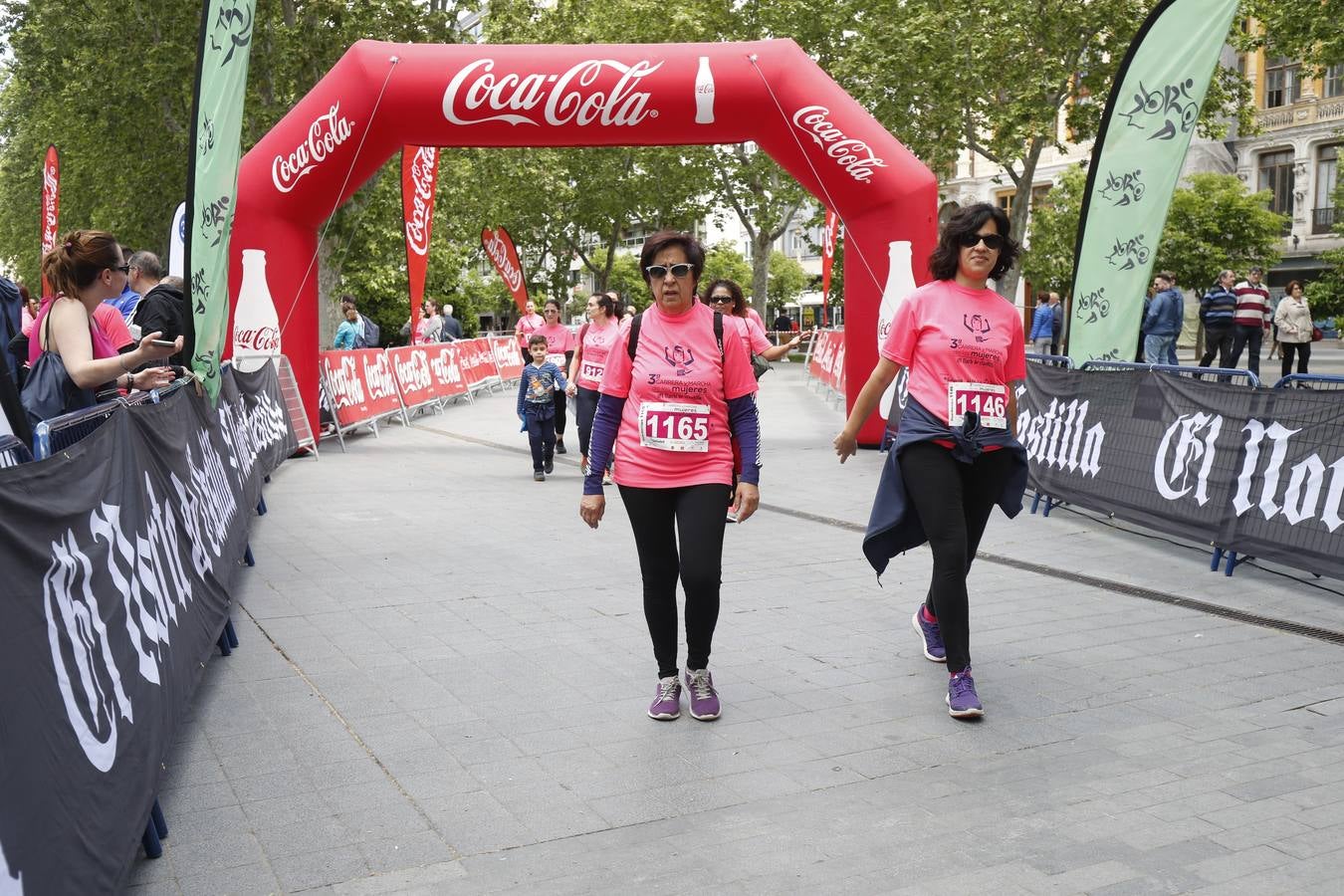 La buena mañana acompañó a las participantes en la Carrera y Marcha de las Mujeres, organizada por El Norte de Castilla. 