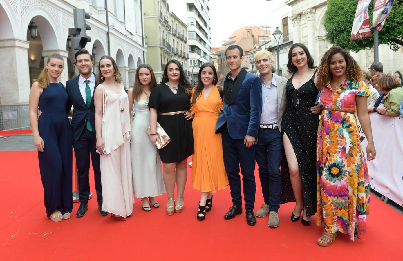 Concha Velasco capitalizó el cariño del público en una pasarela que reunió a nombres conocidos de la escena en el Teatro Calderón 