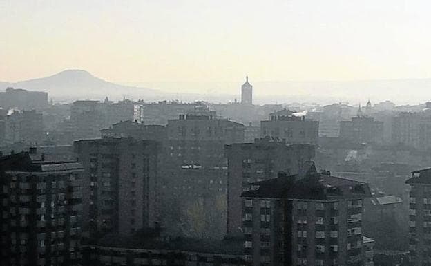 Contaminación en la ciudad de Valladolid, vista desde el cerro de las Contiendas. 