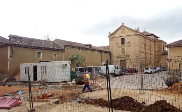 Trabajos en la red de saneamiento en el barrio del Carmen.