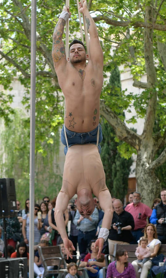 Circo Nuevo Fielato en la Plaza de la Universidad.