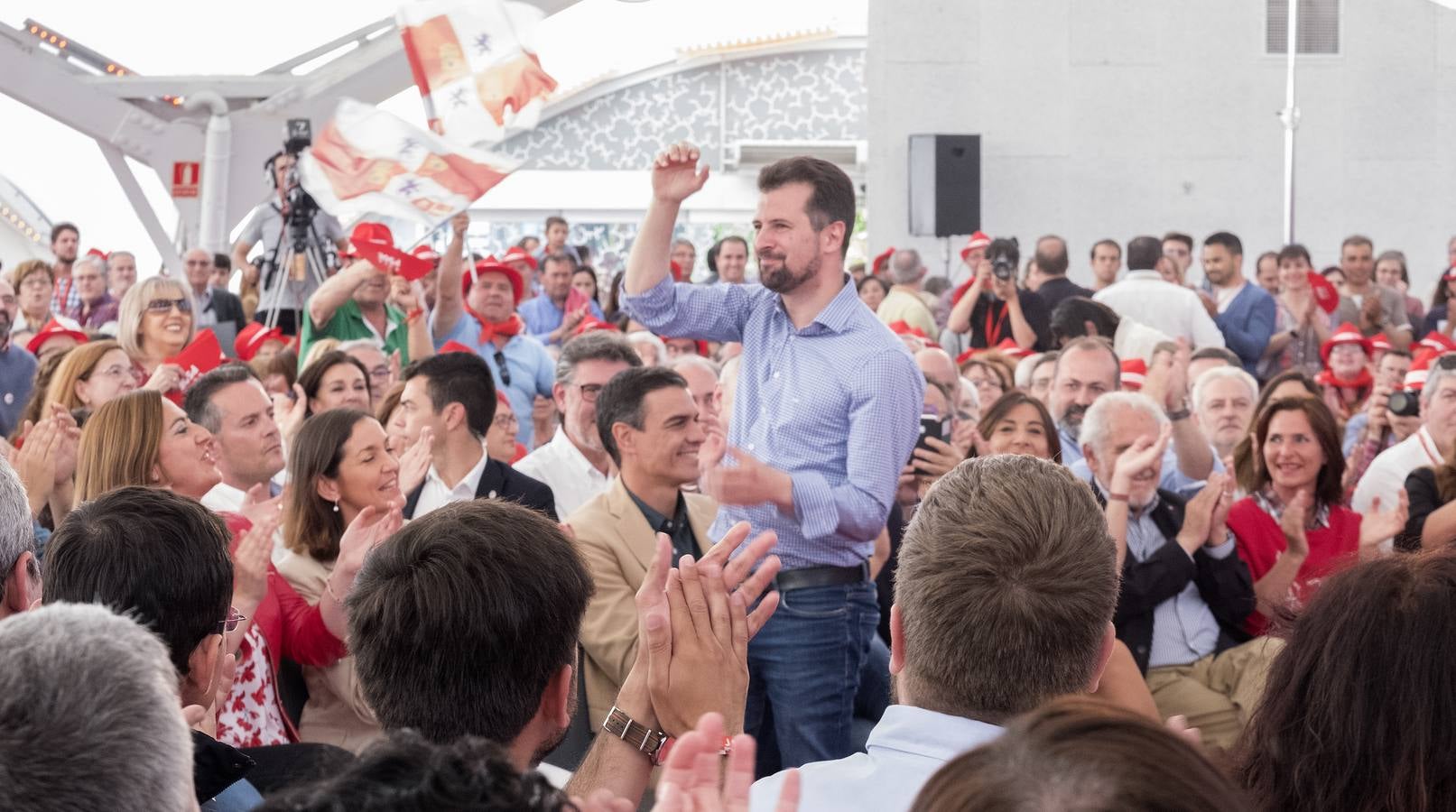 El alcalde y candidato del PSOE dice que le dedicará «a Tomás Rodríguez Bolaños lo que más hubiera querido: una rotunda victoria»