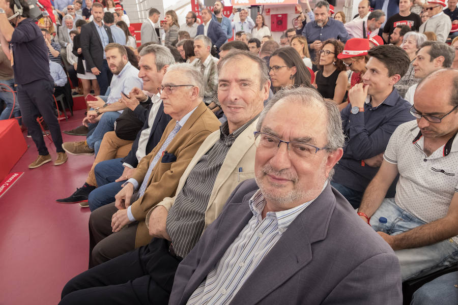 Al presidente del Gobierno le han acompañado en el acto Iratxe García, candidata del PSOE a las europeas, Luis Tudanca y Óscar Puente