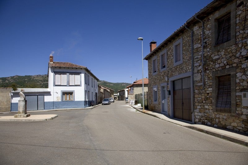 Vista de una calle de Vegaquemada. 