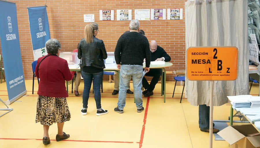 Fotos: Segovia vota en las elecciones municipales, autonómicas y europeas