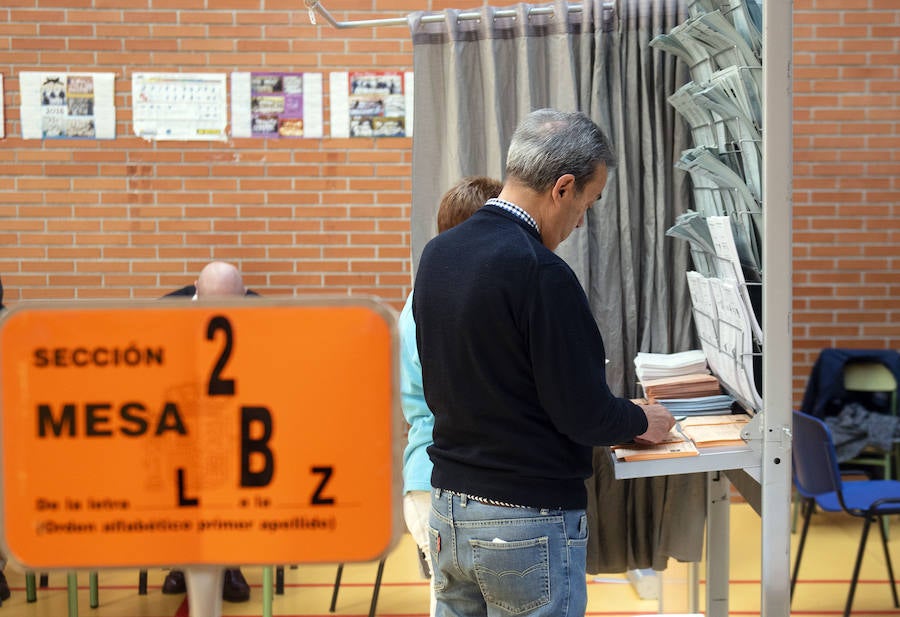 Fotos: Segovia vota en las elecciones municipales, autonómicas y europeas