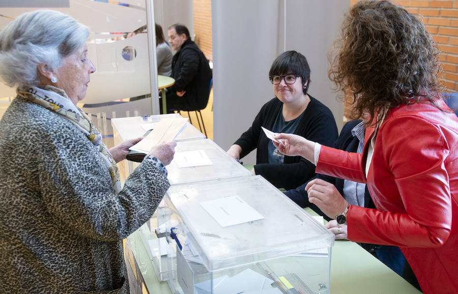 Fotos: Segovia vota en las elecciones municipales, autonómicas y europeas