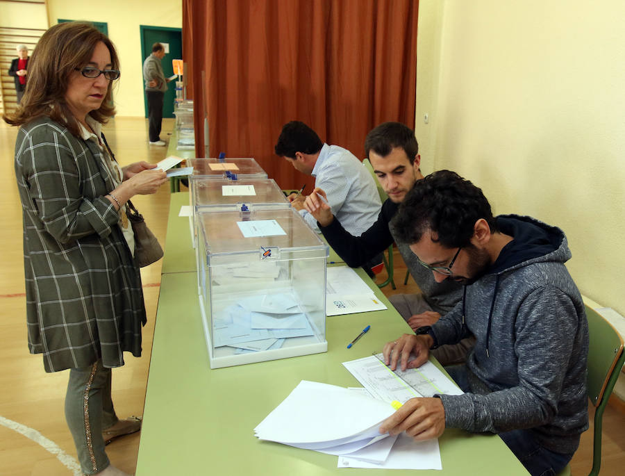 Fotos: Segovia vota en las elecciones municipales, autonómicas y europeas