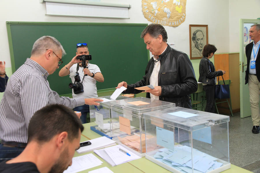 Fotos: Segovia vota en las elecciones municipales, autonómicas y europeas