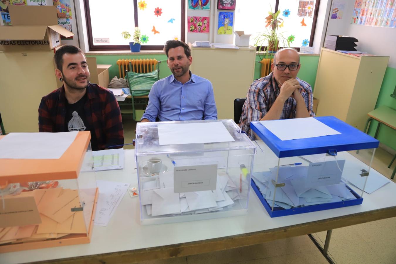 Fotos: Los candidatos acuden a votar en Salamanca