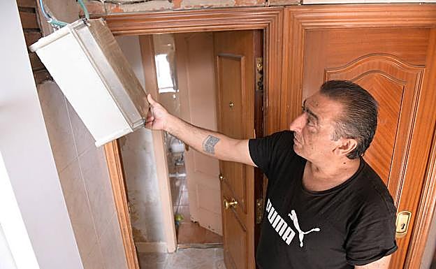 Imagen principal - Los propietarios del 29 de Octubre en Valladolid denuncian el «mal acabado» de la primera fase