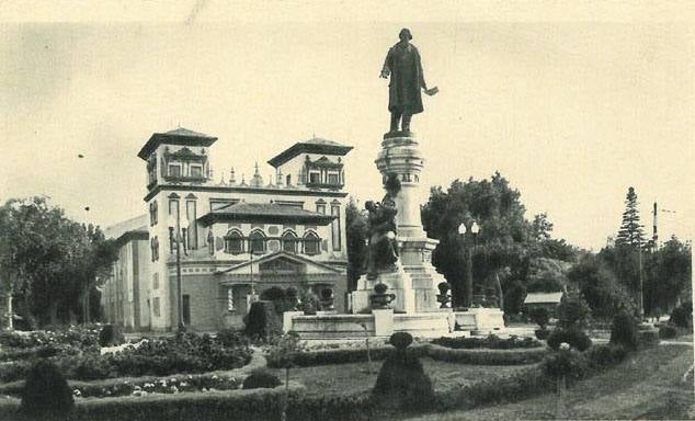 Denominado en un primer momento Salón Pradera, abrió sus puertas el 16 de septiembre de 1910 | Por su escenario desfilaron artistas de la talla de Estrellita Castro, Soledad Miralles y Amalia Molina | Cerró sus puertas en 1967 y se derribó al año siguiente para construir un hotel de lujo que nunca se haría realidad