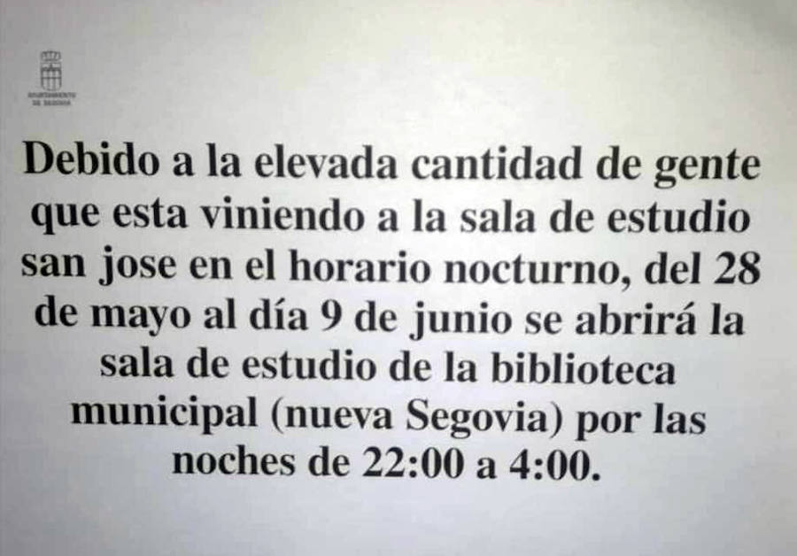 Cartel colocado este martes a las puertas del Centro Cultural de San José.