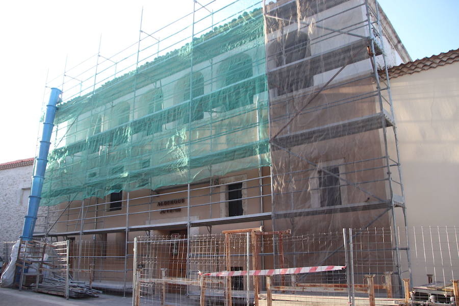 Andamios en el edificio del antiguio Hospital de la Magdalena. 