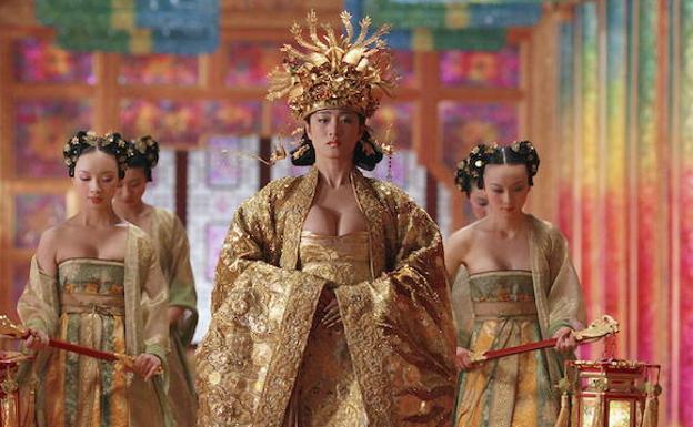 Imagen principal - Gong Li en 'La maldición de la flor dorada', 'La linterna roja' y 'Memorias de una geisha'.