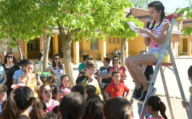 Lorena González, alumna del centro, fue la encargada de leer el manifiesto reivindicativo. 