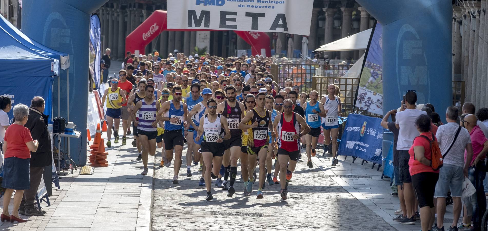 Fotos: Carrera popular en la Plaza Mayor