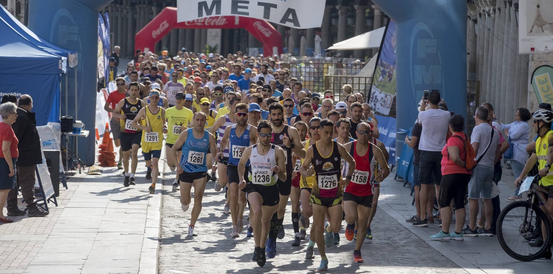 Fotos: Carrera popular en la Plaza Mayor