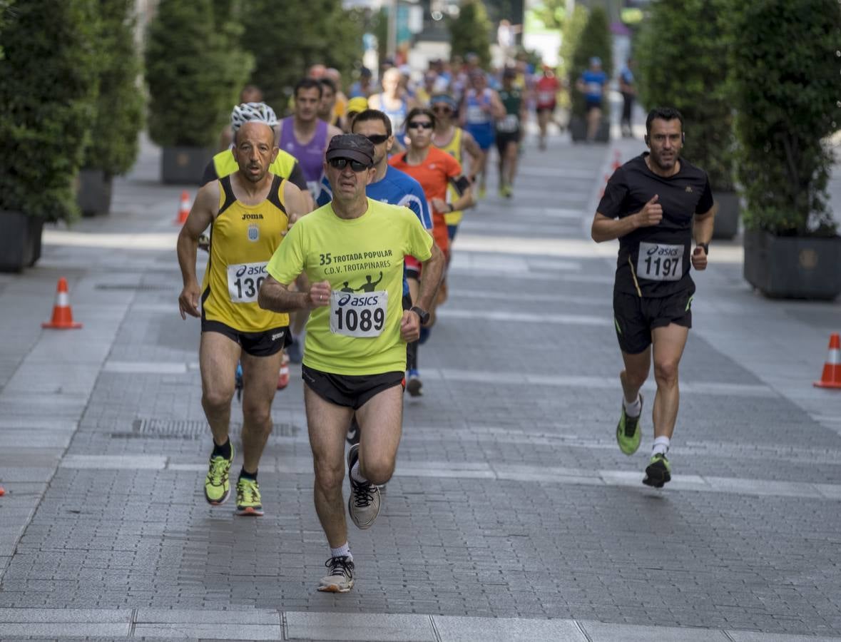 Fotos: Carrera popular en la Plaza Mayor