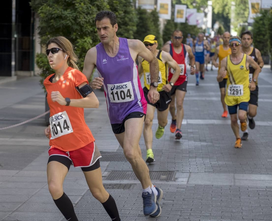 Fotos: Carrera popular en la Plaza Mayor