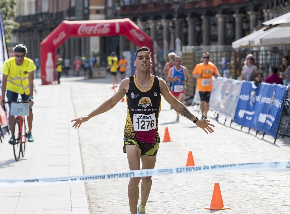 Fotos: Carrera popular en la Plaza Mayor