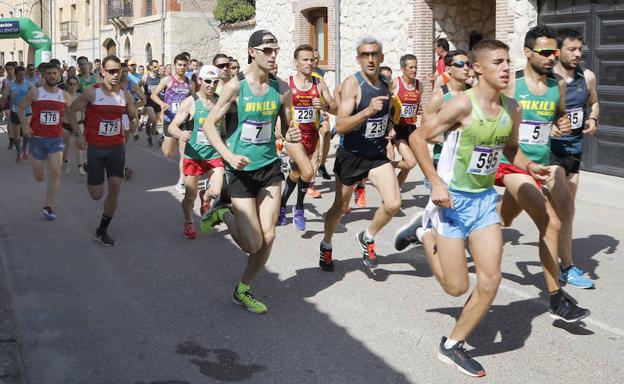 Los atletas toman la salida en Castrillo de San Juan