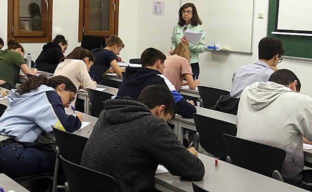 Un momento del primer examen del día. 