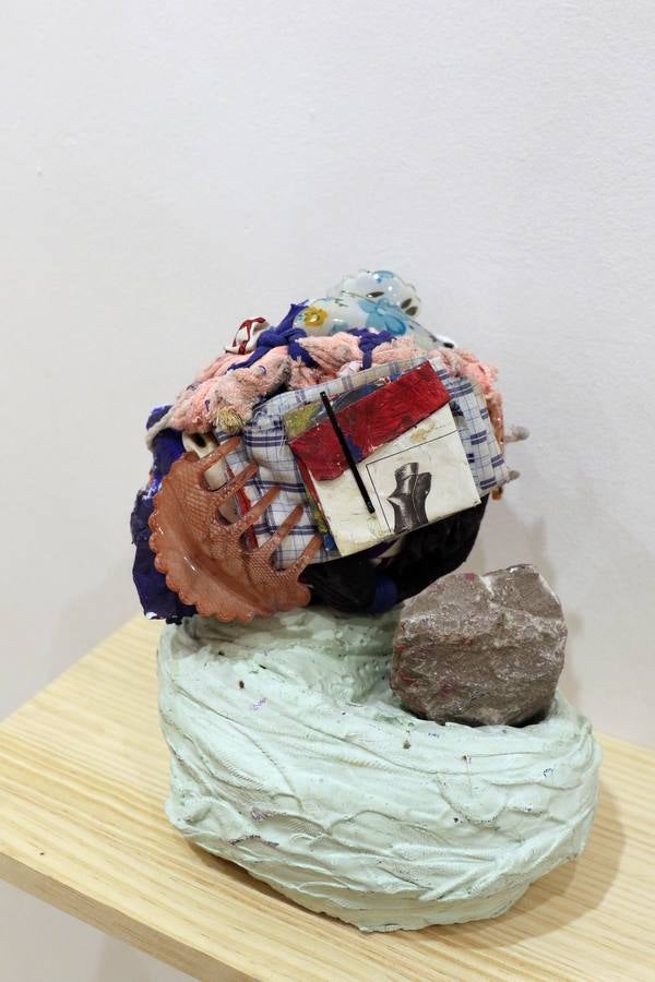 Eva Lootz, Ignasi Aballí, Adolfo Scholosser, Cristina Iglesias, Teresa Solar y Patricia Dauder, entre los treinta artistas con obra en la exposición, que se puede visitar hasta el 13 de octubre