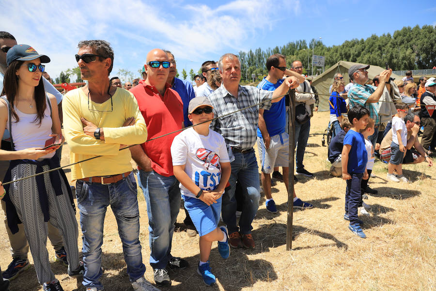 Fotos: Exhibición militar en Salamanca en el día de las Fuerzas Armadas (2/2)