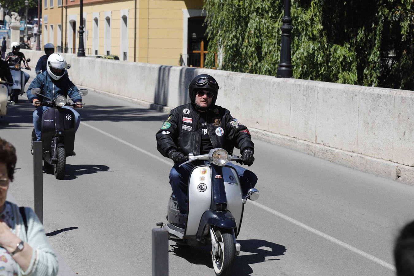 Más de 150 inscritos procedentes de toda España recorren las calles de la localidad para «compartir moto y amistad»