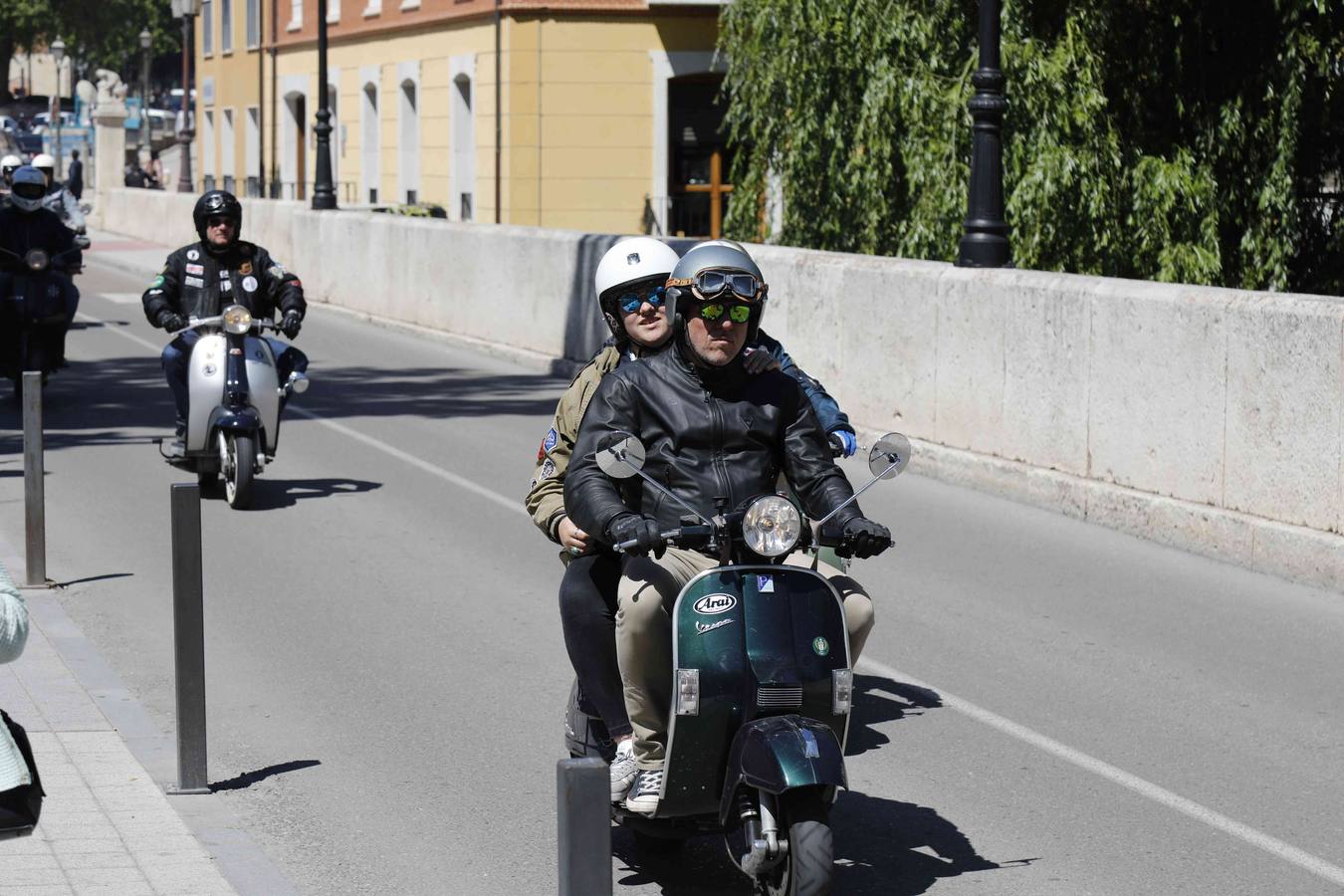 Más de 150 inscritos procedentes de toda España recorren las calles de la localidad para «compartir moto y amistad»