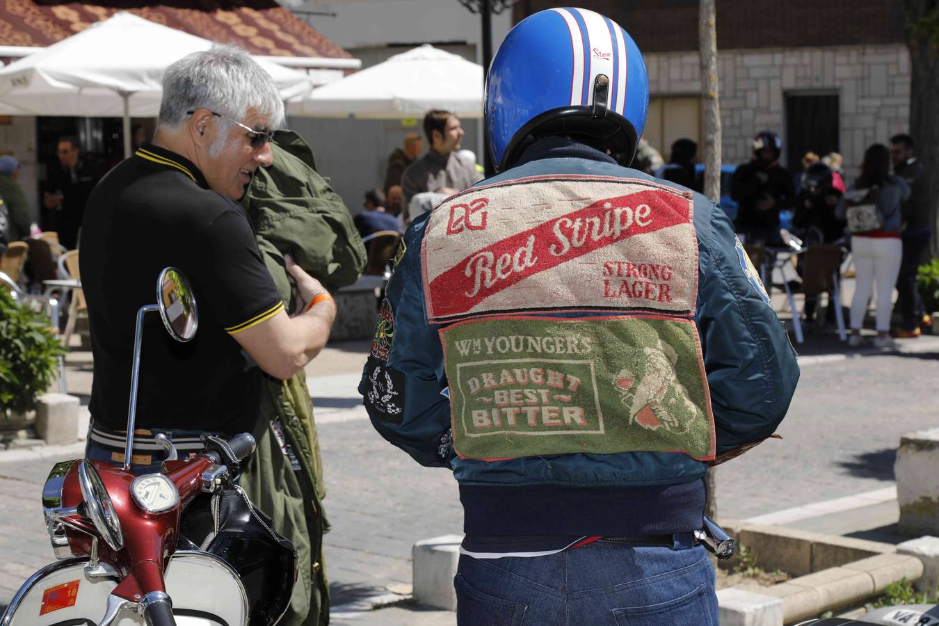 Más de 150 inscritos procedentes de toda España recorren las calles de la localidad para «compartir moto y amistad»