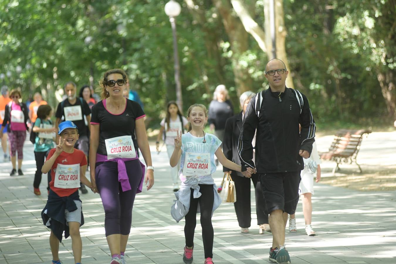 Más de 1.500 personas se han inscrito en esta marcha popular organizada de manera conjunta por El Norte de Castilla y por la Federación de Atletismo de Castilla y León con el espíritu de recorrer los algo más de cinco kilómetros del trazado por las calles más emblemáticas de la ciudad