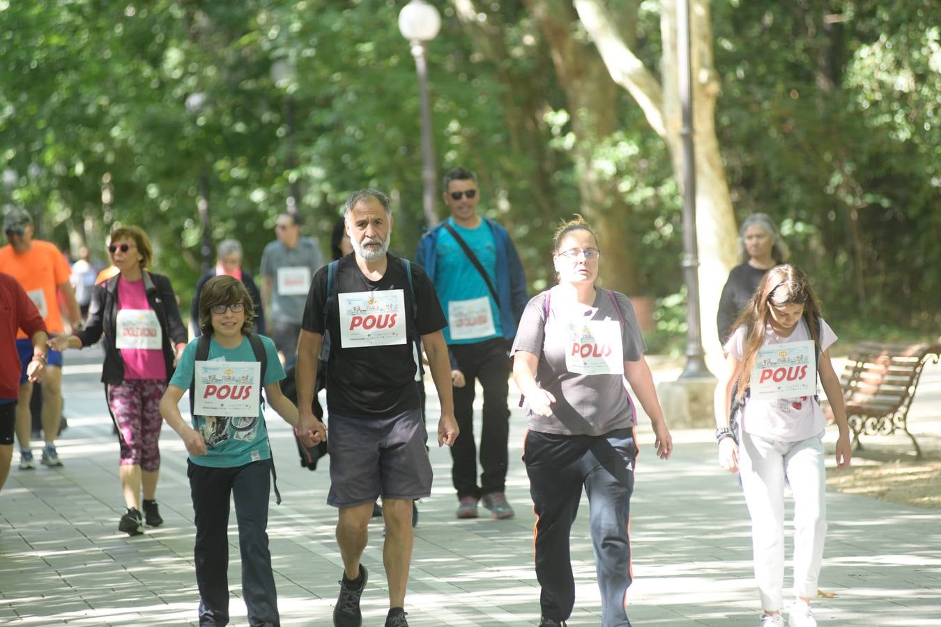 Más de 1.500 personas se han inscrito en esta marcha popular organizada de manera conjunta por El Norte de Castilla y por la Federación de Atletismo de Castilla y León con el espíritu de recorrer los algo más de cinco kilómetros del trazado por las calles más emblemáticas de la ciudad