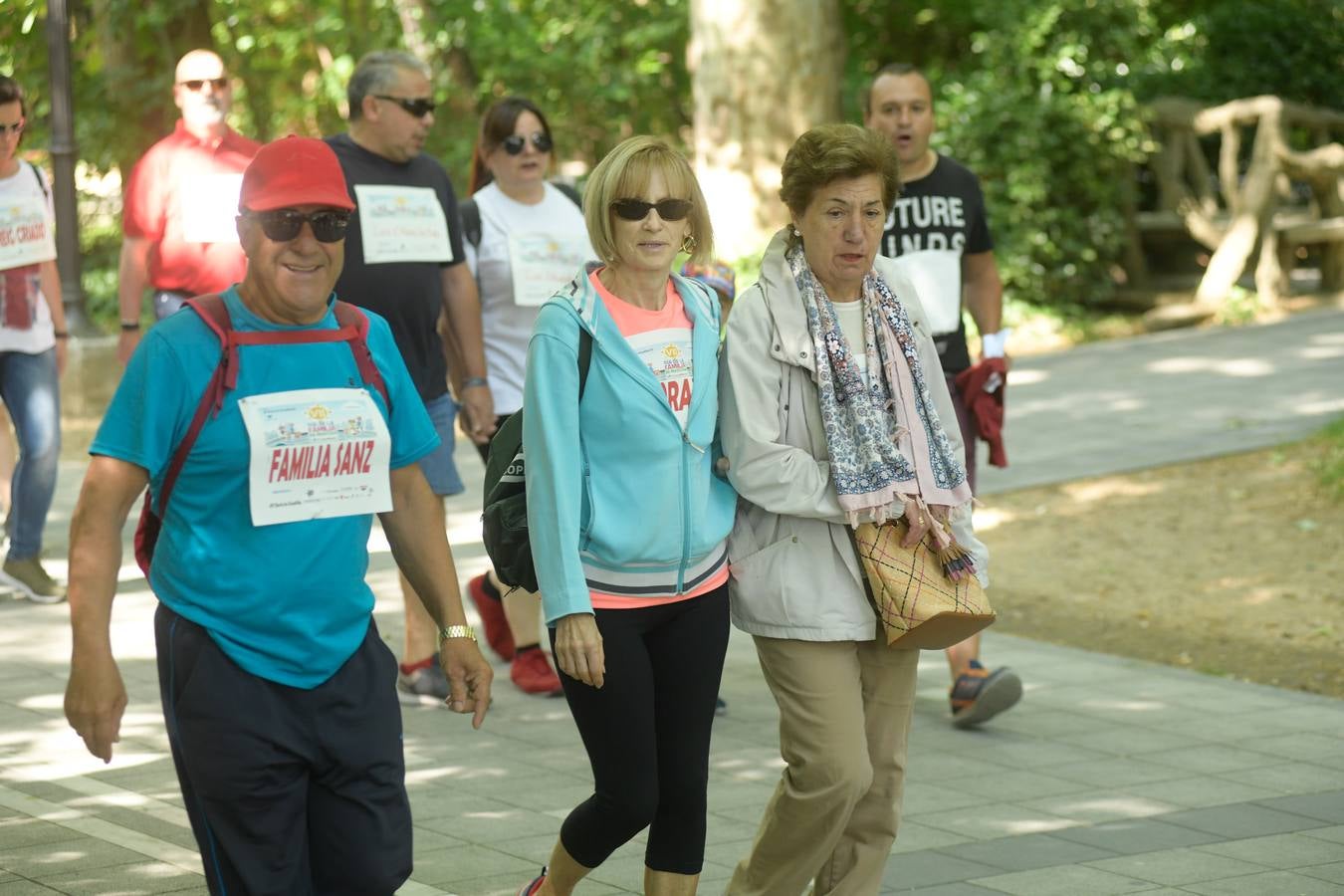 Más de 1.500 personas se han inscrito en esta marcha popular organizada de manera conjunta por El Norte de Castilla y por la Federación de Atletismo de Castilla y León con el espíritu de recorrer los algo más de cinco kilómetros del trazado por las calles más emblemáticas de la ciudad