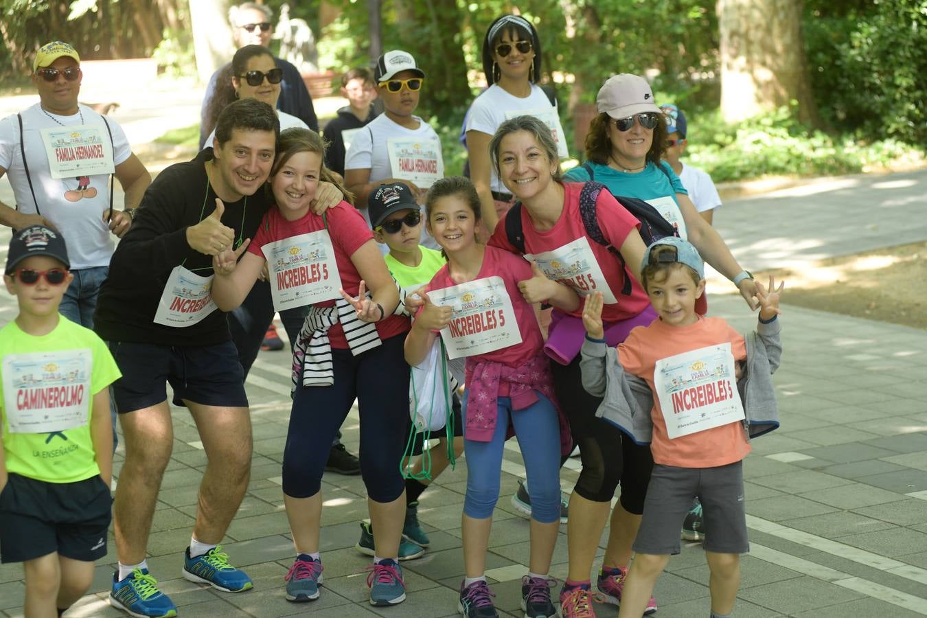 Más de 1.500 personas se han inscrito en esta marcha popular organizada de manera conjunta por El Norte de Castilla y por la Federación de Atletismo de Castilla y León con el espíritu de recorrer los algo más de cinco kilómetros del trazado por las calles más emblemáticas de la ciudad