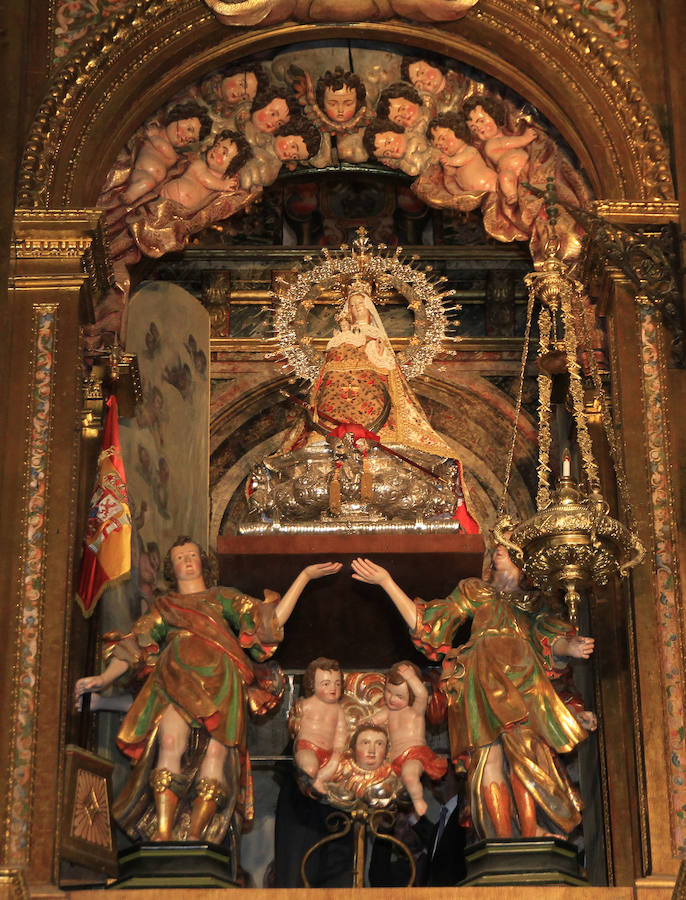 Fotos: Ofrenda a la Virgen de la Fuencisla en el Día de la Tierra