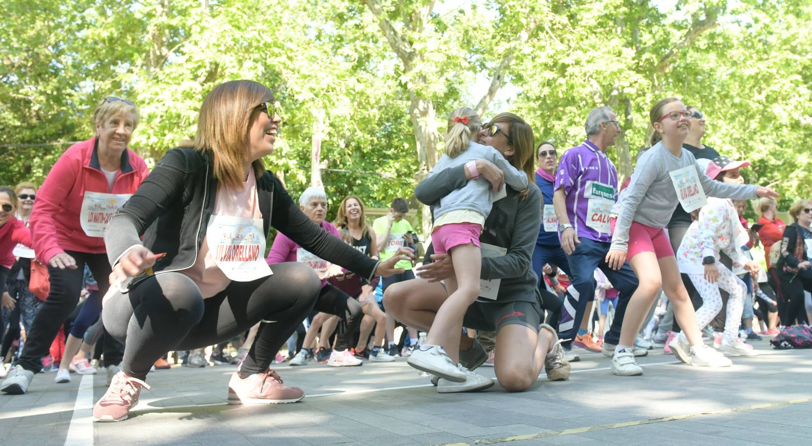 Más de 1.500 personas se han inscrito en esta marcha popular organizada de manera conjunta por El Norte de Castilla y por la Federación de Atletismo de Castilla y León con el espíritu de recorrer los algo más de cinco kilómetros del trazado por las calles más emblemáticas de la ciudad 