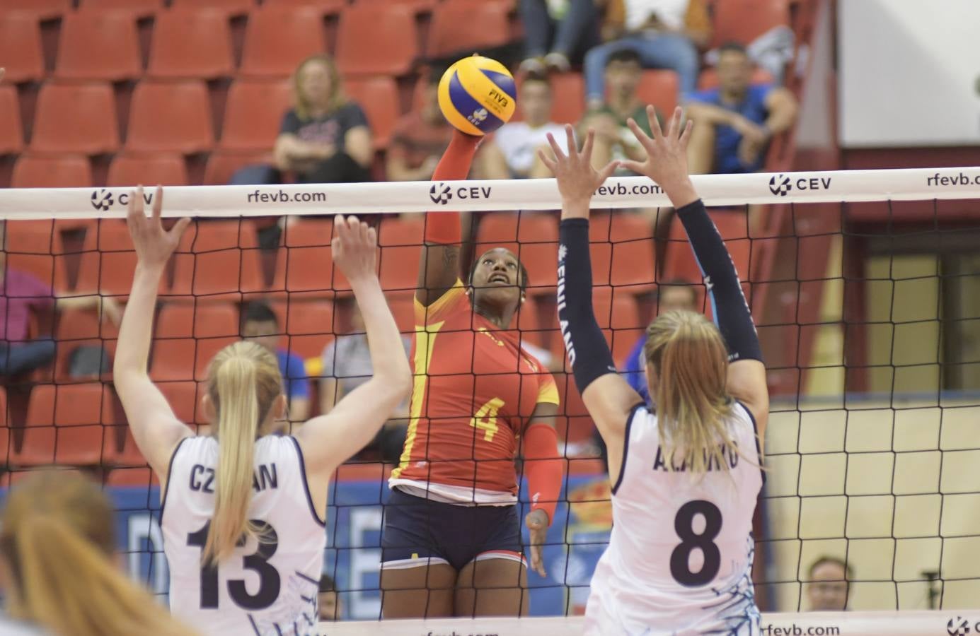 Las Leonas del Vóley impusieron su ritmo ante un rival que se creció