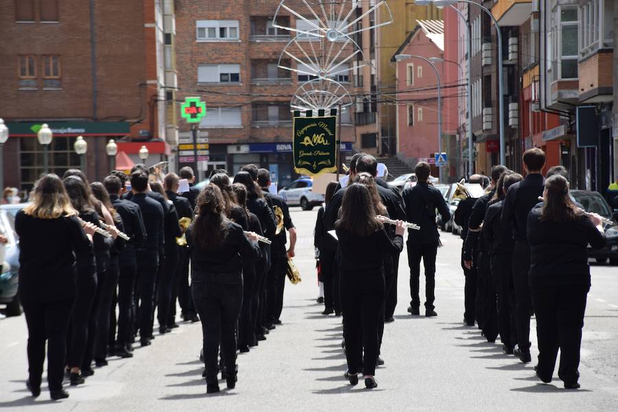 Fotos: Festival de bandas de música en Guardo