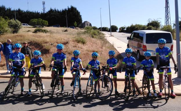 La Escuela de Ciclismo Salmantina brilla en Guijuelo con un triple podio